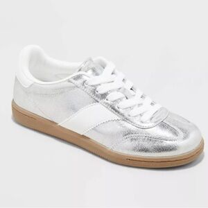 Universal Thread silver sneakers 7.5